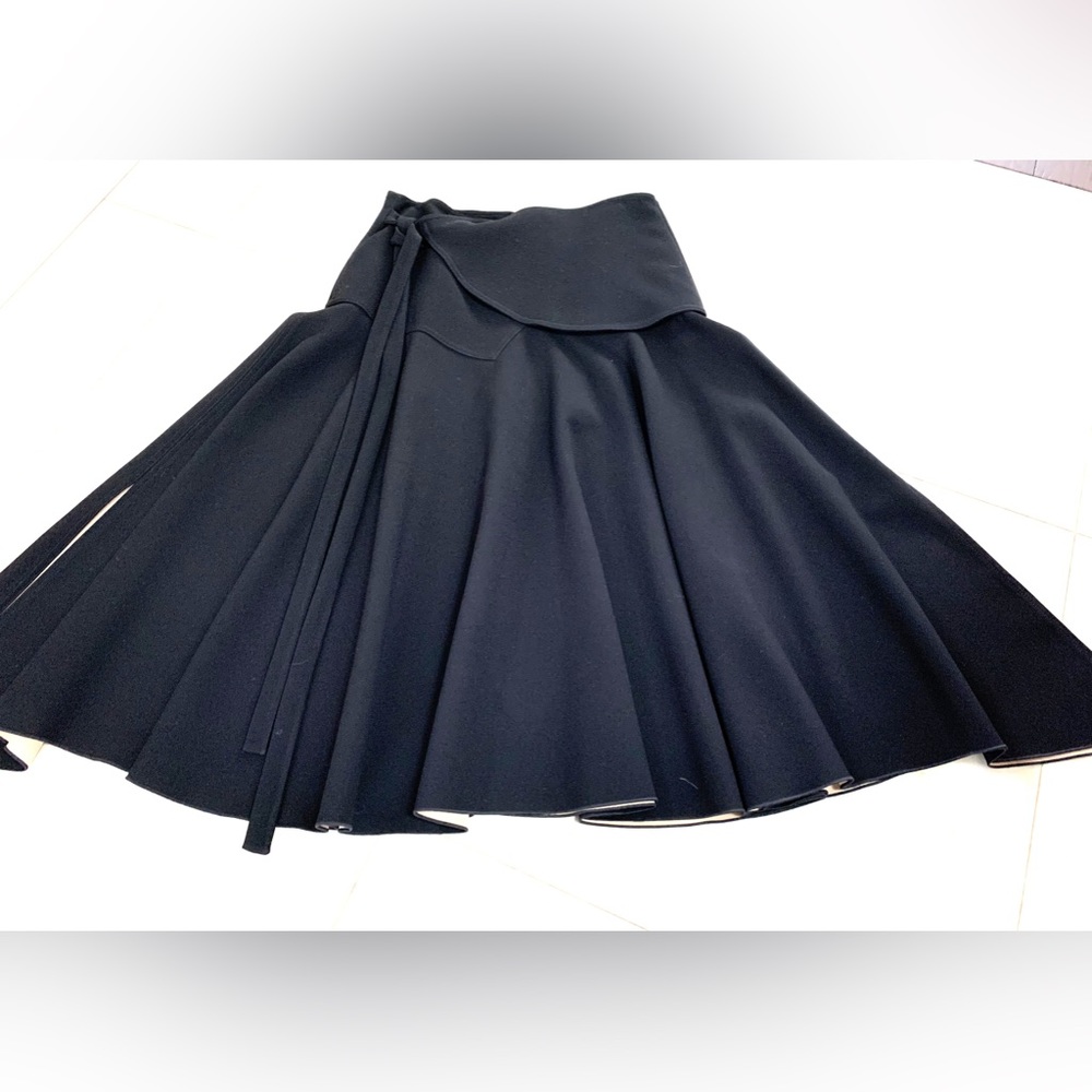 Woman's Derek Lam New York Italy Material Long Black Skirt Sz 10. Excellent